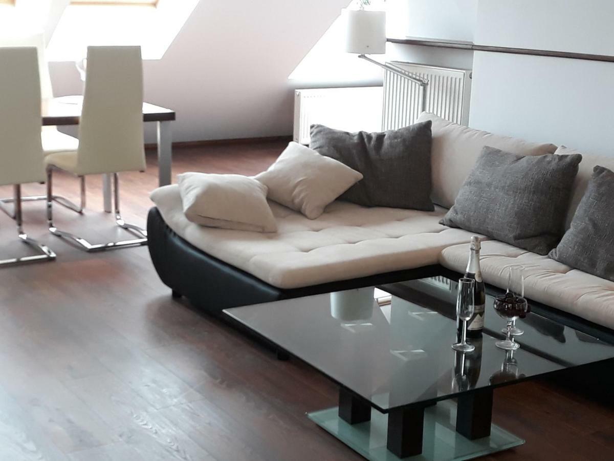 Panorama Apartment *